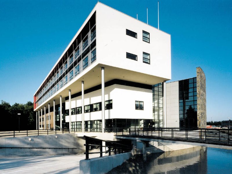 Overzichtsfoto gemeentehuis Moerdijk